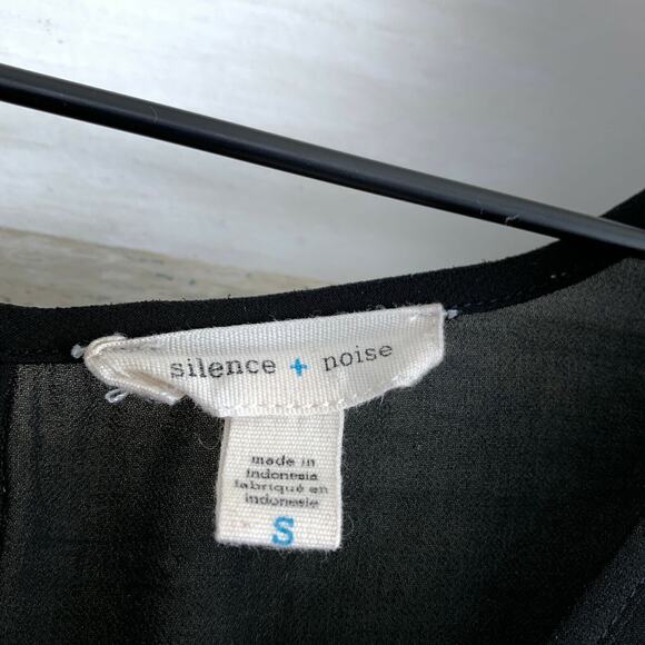 Urban Outfitters Silence + Noise Sheer Panel Top Black High Low Hem Womens Small - Picture 6 of 7